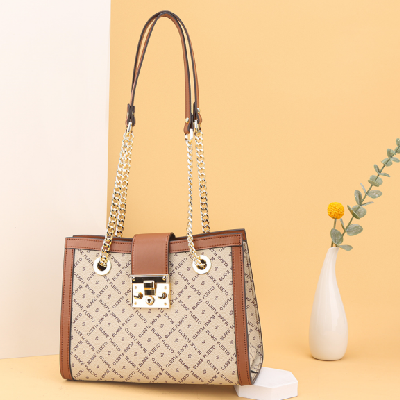 香港啄木鳥箱包，打造領(lǐng)先的箱包品牌。送客戶禮品，深圳禮品公司推薦。